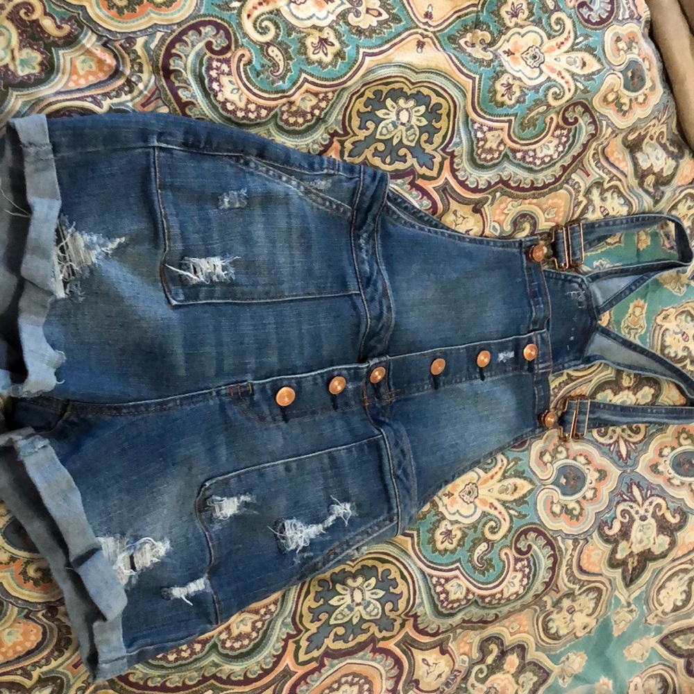 Short overalls